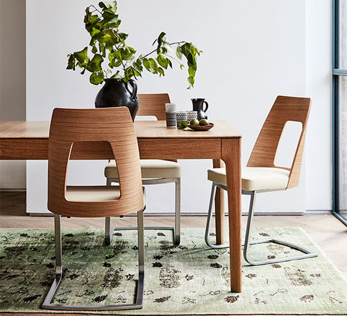 Cadeira de sala de jantar contemporânea - ROMANA : 2645 - ercol - para ambiente interno / em tecido / em couro