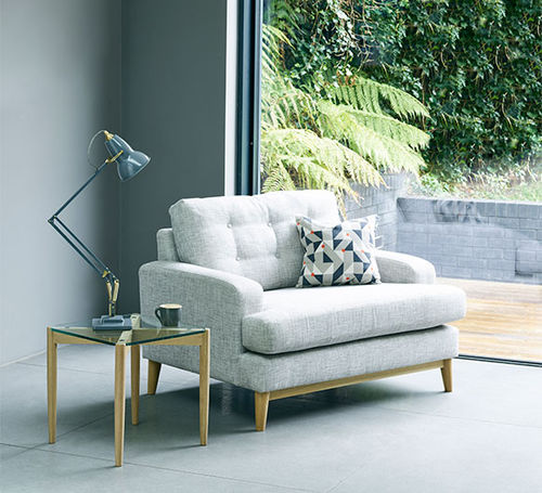 Mesa lateral contemporânea - CHESHAM - ercol - em carvalho / em vidro / quadrada