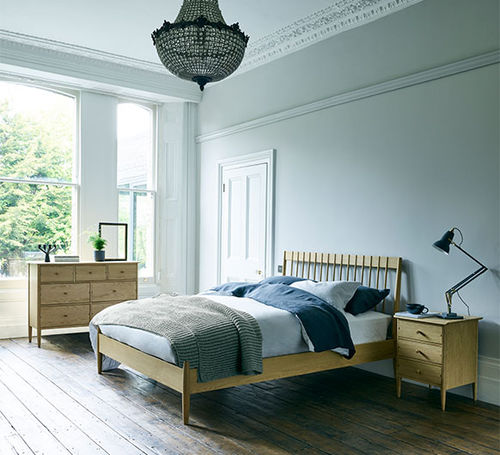 Cama king size - HARTWELL  - ercol - contemporânea / com cabeceira / em carvalho