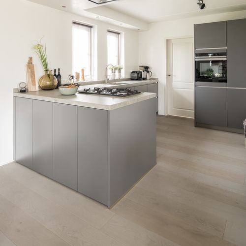 Piso estruturado - G.07 - Dennebos Flooring - em carvalho / oleado / com acabamento fosco