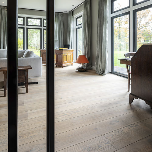 Piso estruturado - G.05 - Dennebos Flooring - chevron / envelhecido / colado