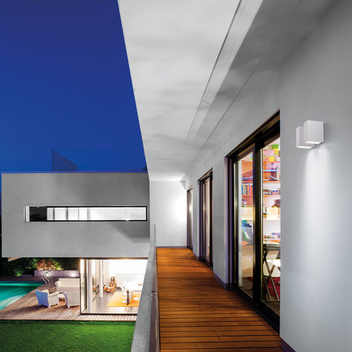 Arandela contemporânea - DROP - Novalux s.r.l.  - para ambiente externo / em liga metálica / retangular