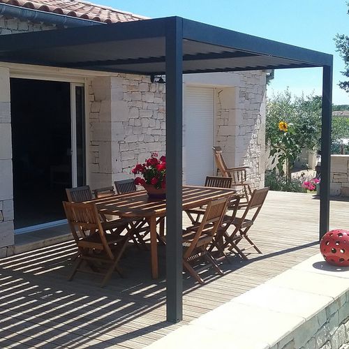 Pérgola apoiada em parede - SPR01 4x3m - AXIUM solutions aluminium - em alumínio extrudado / em alumínio termolacado / com lâminas orientáveis