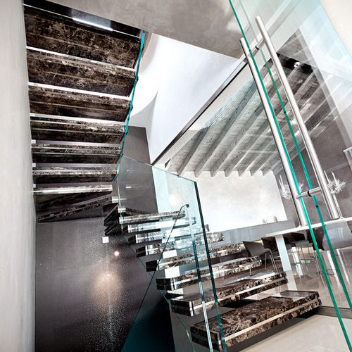 Escada em U - LUXO : EMPERADO DARK MARBLE - Officine Sandrini - com degraus em pedra / com estrutura em vidro / da linha residencial