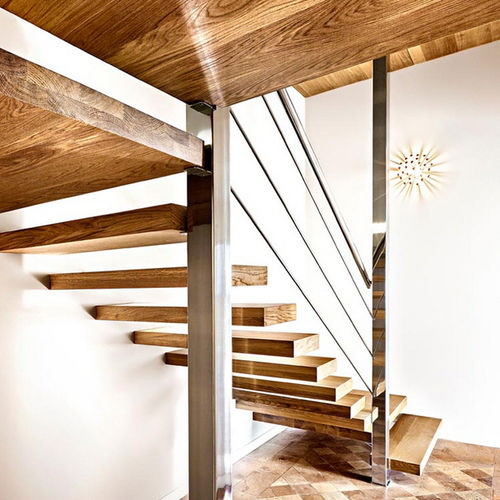 Escada em U - SOSPESIA - Officine Sandrini - com degraus em madeira / com estrutura metálica / da linha residencial