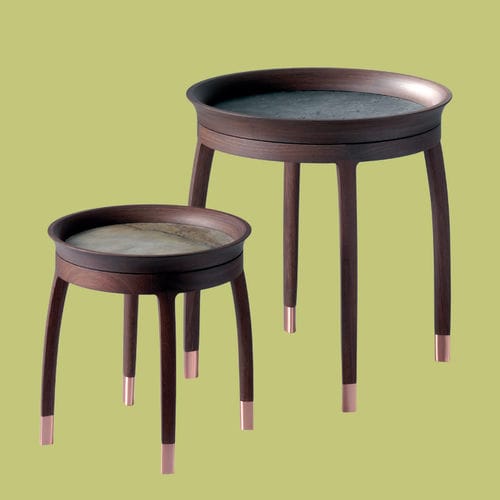 Mesa lateral contemporânea - NOTA - DIMENSIONE CHI WING LO - com folheado de madeira / em sucupira / em couro