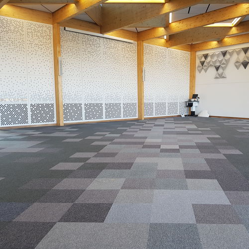 Painel decorativo de parede - DINING ROOM UNIVERSITY OF WARWICK COVENTRY - Bruag Design Factory AG - em MDF / perfurado