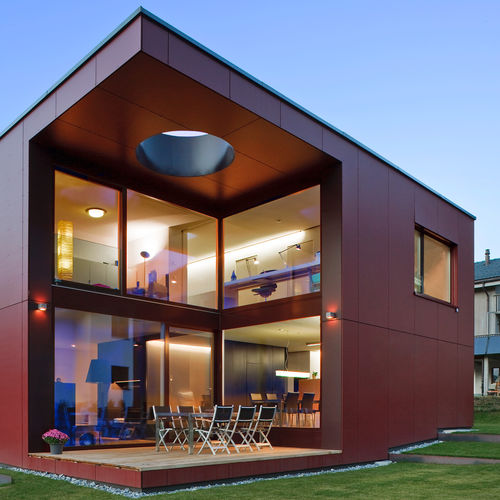 Revestimento de fachada em painéis - FORMBOARD TOP PINE - SINGLE FAMILY HOUSE RIED-BRIG - Bruag Design Factory AG - em fibra de madeira / liso / laqueado