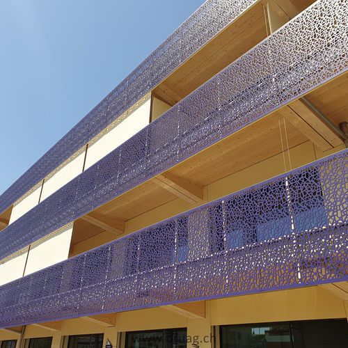 Guarda-corpo em HPL - Bruag Design Factory AG - em painéis / para ambiente externo / para sacada