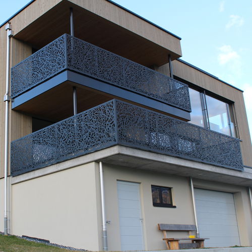 Guarda-corpo em madeira - CELLON/MDF MFH ESCHEN - Bruag Design Factory AG - em HPL / em painéis / para ambiente externo