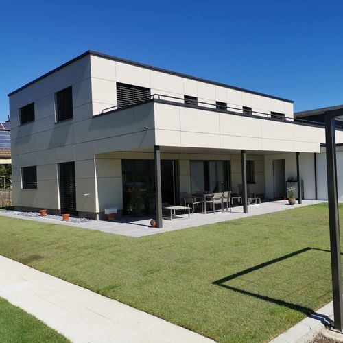 Revestimento de fachada em painéis - CELLON - EFH ZIHLSCHLACHT - Bruag Design Factory AG - em HPL / perfurado / laqueado