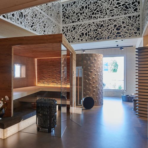 Guarda-corpo em MDF - FITNESS-PARTNER THAL - Bruag Design Factory AG - em painéis / do tipo balaustrada / cortado a laser