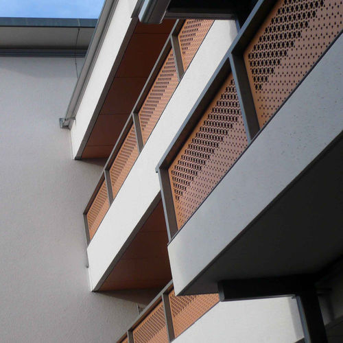 Guarda-corpo em fibra de madeira - FORMBOARD TOP PINE - BANK LINTH STÄFA - Bruag Design Factory AG - em painéis / para ambiente externo / para sacada