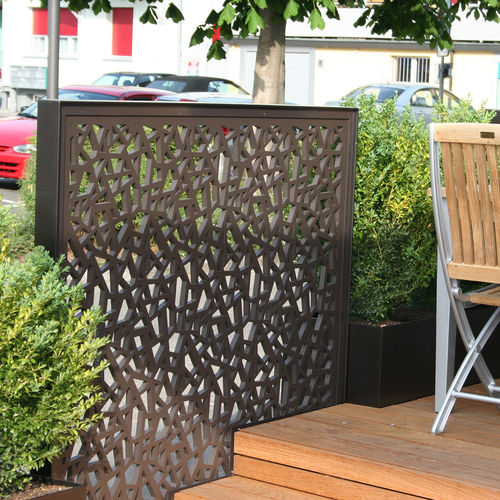 Biombo contemporâneo - STEAKHOUSE MARINA  - Bruag Design Factory AG - em MDF / para restaurante / para ambiente externo
