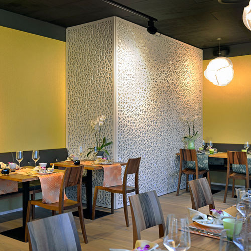 Revestimento de parede decorativo - RESTAURANT MEIERS COME INN BÜLACH - Bruag Design Factory AG - em madeira / para ambiente interno / texturizado