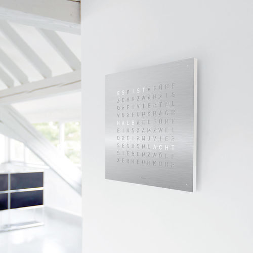 Relógio contemporâneo - EARTH 45 - qlocktwo - de parede / com display digital de LCD / em aço inoxidável