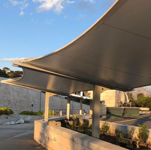 Estrutura tensionada com estrutura metálica - HOTEL PALM BEACH MARSEILLE - Eugreb Invest - para cobertura de estacionamento / com membrana em PVC / para hotel