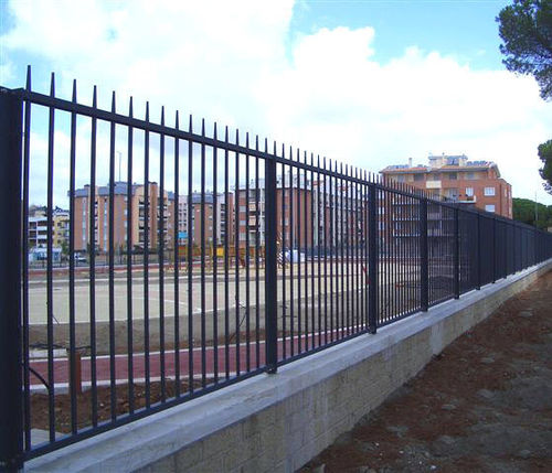 Cerca com barras - DESIGN : CONICA - Libra Industriale spa - para jardim / em aço galvanizado / em aço pintado
