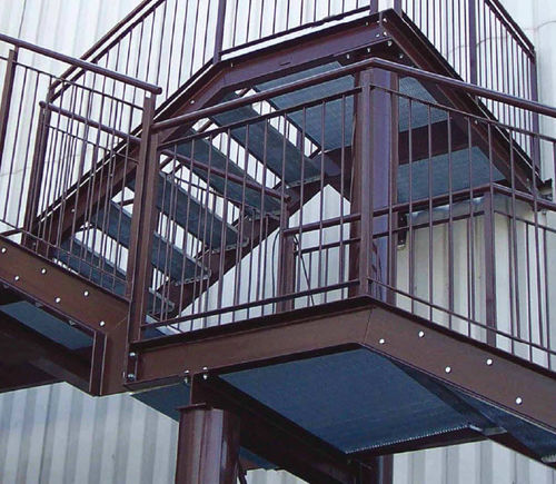Degrau em aço galvanizado - ELECTRO-FORGED - Libra Industriale spa - antiderrapante / tipo grelha / pré-fabricado
