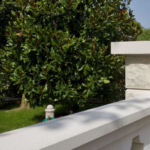 Remate superior de muro para cerca de jardim - AL Series - SAS PREFABRICADOS DE HORMIGON SA - em pedra / em concreto / de duas águas
