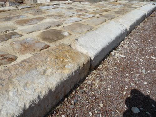 Guia de calçada - bca materiaux anciens - de jardim / em basalto / em calcário