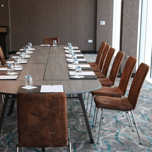 Cadeira contemporânea - EVOSA CONGRESS - burgessfurniture - para ambiente interno / em tecido / com base em aço