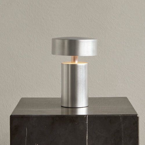 Luminária de mesa - COLUMN - AUDO - portátil / em alumínio anodizado / em ABS