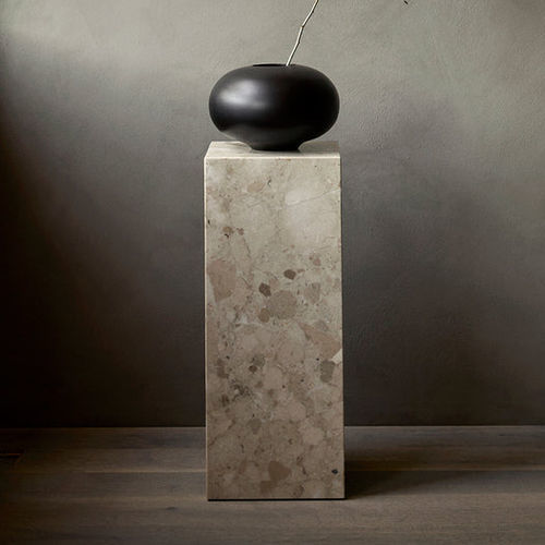 Coluna contemporânea - PLINTH - AUDO - em mármore