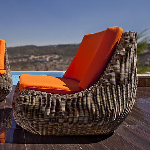 Poltrona baixa contemporânea - LAZY - Rattan House - em ratã / de jardim