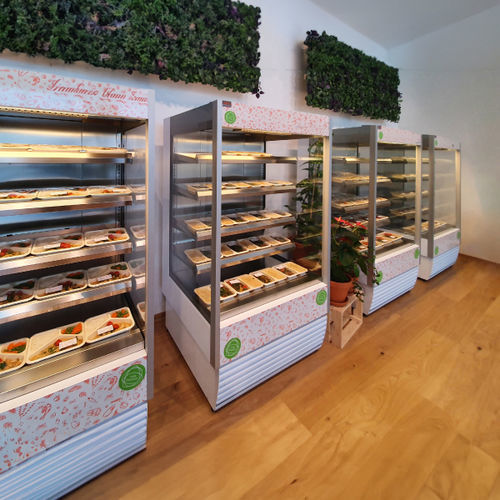 Vitrina refrigerada de estante - UNITED - JORDAO - de parede / para loja / em aço inoxidável