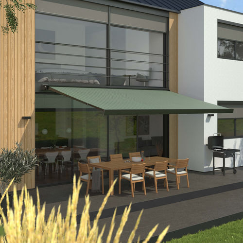 Toldo reto com box - 310 - Kadeco Sonnenschutzsysteme GmbH - motorizado / da linha comercial / para pátio