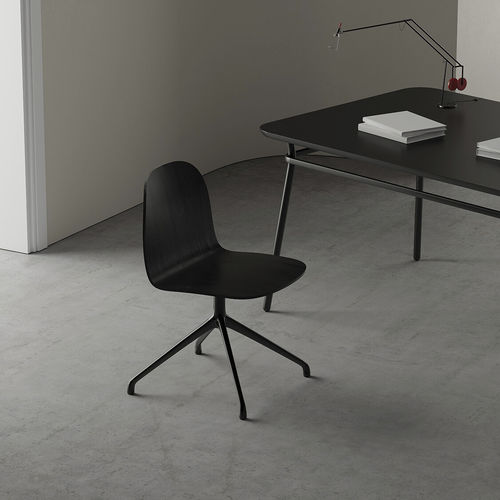 Cadeira contemporânea - TERRA - Omelette Editions - para ambiente interno / em compensado / com base em alumínio laqueada