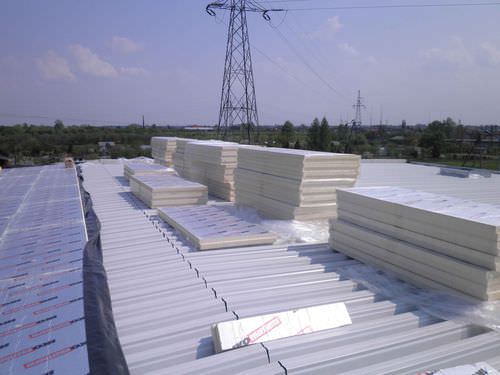 Isolamento termoacústico - IKO ENERTHERM MG - ATAB - em poliisocianurato (PIR) / em painéis / para telhado