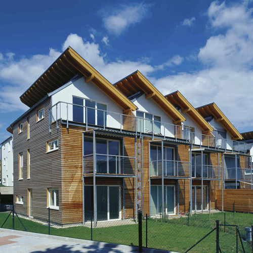 Construção pré-fabricada - PASSIV-REIHENHAUS-ANLAGE - Vario Haus - modular / passiva / em madeira