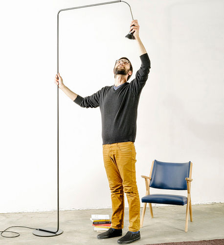 Luminária de piso - ESSENZA - Marco Ripa - em ferro / contemporânea / Wire