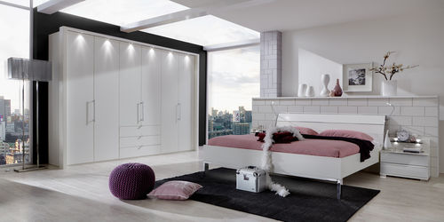 Cama de casal - LOFT   - Wiemann - contemporânea / com iluminação embutida / em madeira