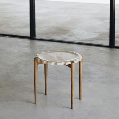 Mesa lateral contemporânea - CLOCK S TRAVERTINE - MAAMI HOME - em mármore travertino / com base em carvalho / com base em madeira maciça