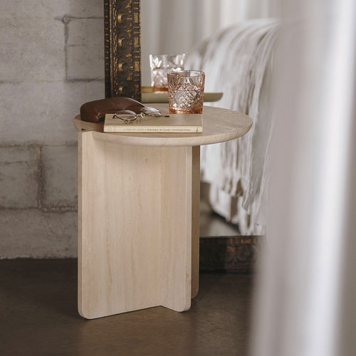 Mesa lateral contemporânea - NOTCH TRAVERTINE - MAAMI HOME - em mármore travertino / com base em mármore travertino / redonda