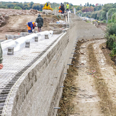 Geogrelha de reforço - SECUGRID® M3 BLOCK - NAUE - para controle de erosão / de proteção / para parede de retenção