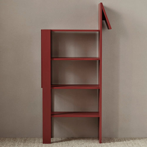 Livreiro contemporâneo - Giraffe  - Ferm Living - em MDF / com compartimento de arrumação / em material reciclado