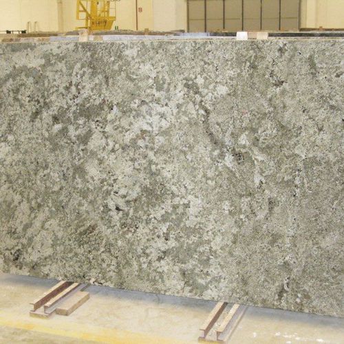 Placa de pedra em granito - NAMIB GREEN - WALL GRANITE SERVICE SRL - para piso / bujardada / cinza