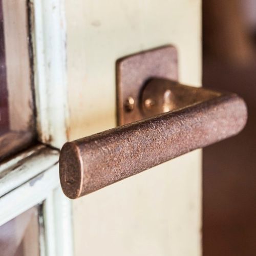 Maçaneta para porta - PH1930 /QU - Dauby - em ferro envelhecido / em metal bruto / em bronze branco