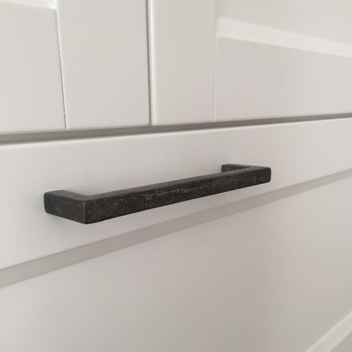 Puxador de móvel em ferro envelhecido - PMQ-224 - Dauby - em metal bruto / em bronze branco / em bronze bruto