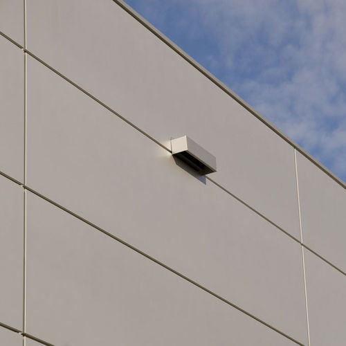 Revestimento de fachada em painéis - SOLFER®   - ArcelorMittal Europe – Flat Products - em aço / vertical / sustentável