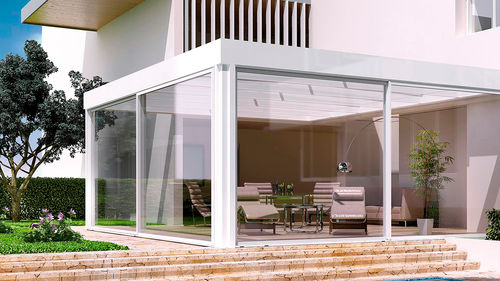 Pérgola apoiada em parede - VIEW - GreenDesign - em alumínio / em policarbonato / com cobertura retrátil