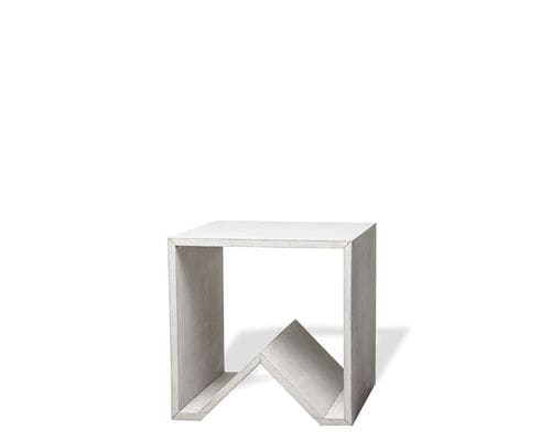 Banqueta contemporânea - angulus mutatio - CO33 - em concreto / com base em concreto / com base tipo trenó