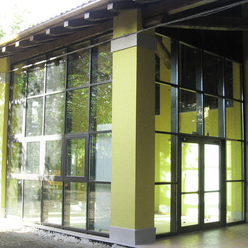 Fachada-cortina com sistema stick - MULLIONS AND TRANSOMS - MAPIER GROUP S.R.L. - em alumínio e vidro / transparente