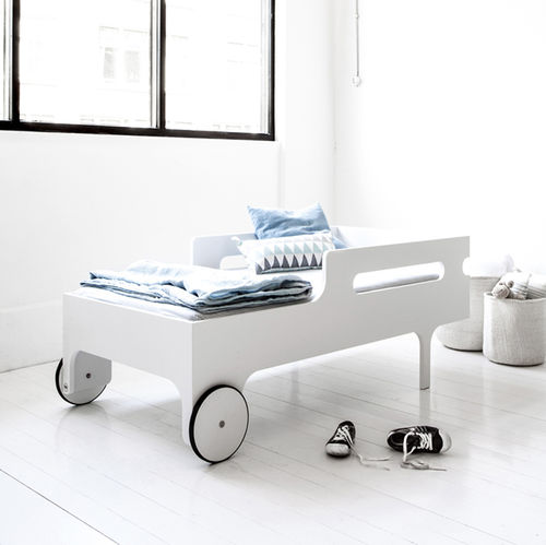 Cama de solteiro - R - Rafa Kids - contemporânea / infantil / com rodízios