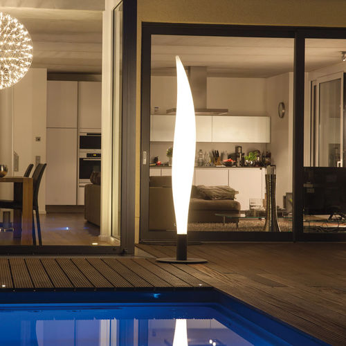 Coluna de luz contemporânea - LUNOCS FLAME  - Degardo GmbH - metálica / em polietileno / de LED