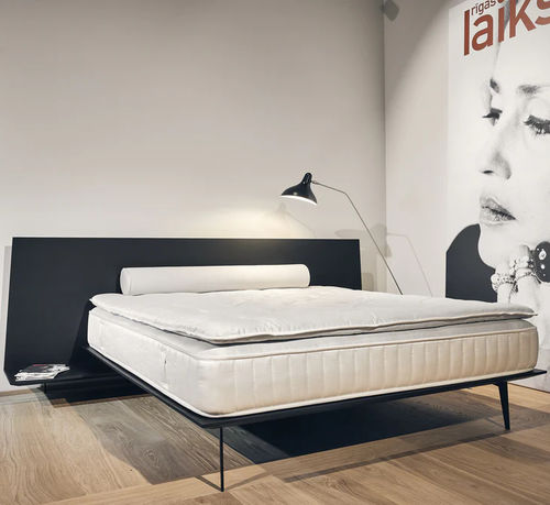 Cama de casal - MORETTA - MINT Furniture - contemporânea / com cabeceira / com criados-mudos